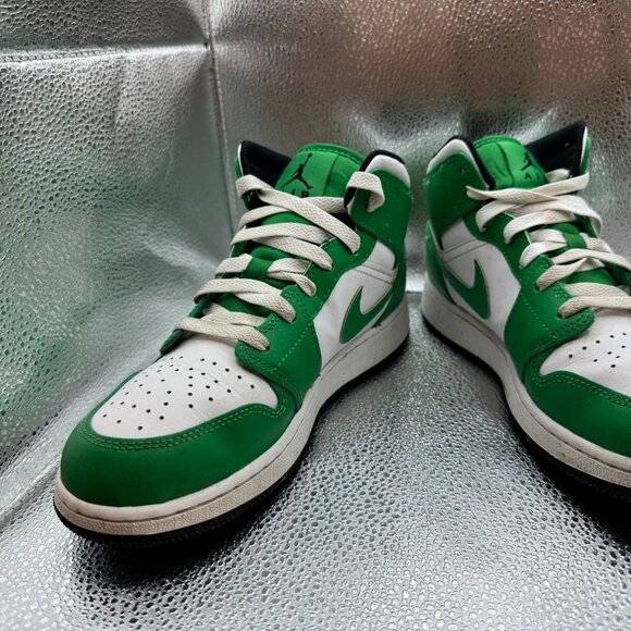 Size 6.5Y Jordan 1 Mid Kids Lucky Green White Mid Basketball Sneakers DQ8426-301 - Picture 3 of 10